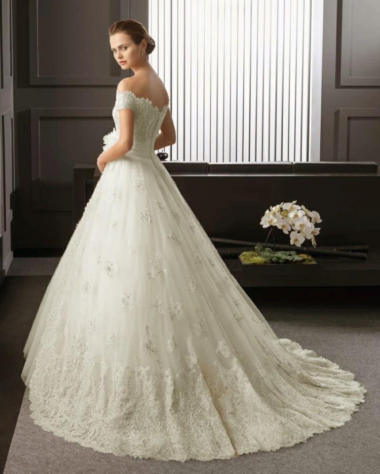 premium_quality_wedding_gown_for_sale_1533034274_d696dd77_progressive.jpg